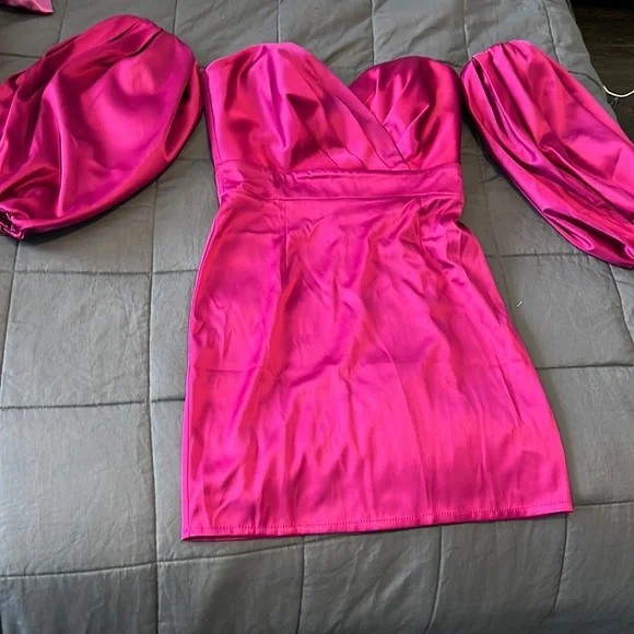 puffed sleeve mini dress - Picture 3 of 6